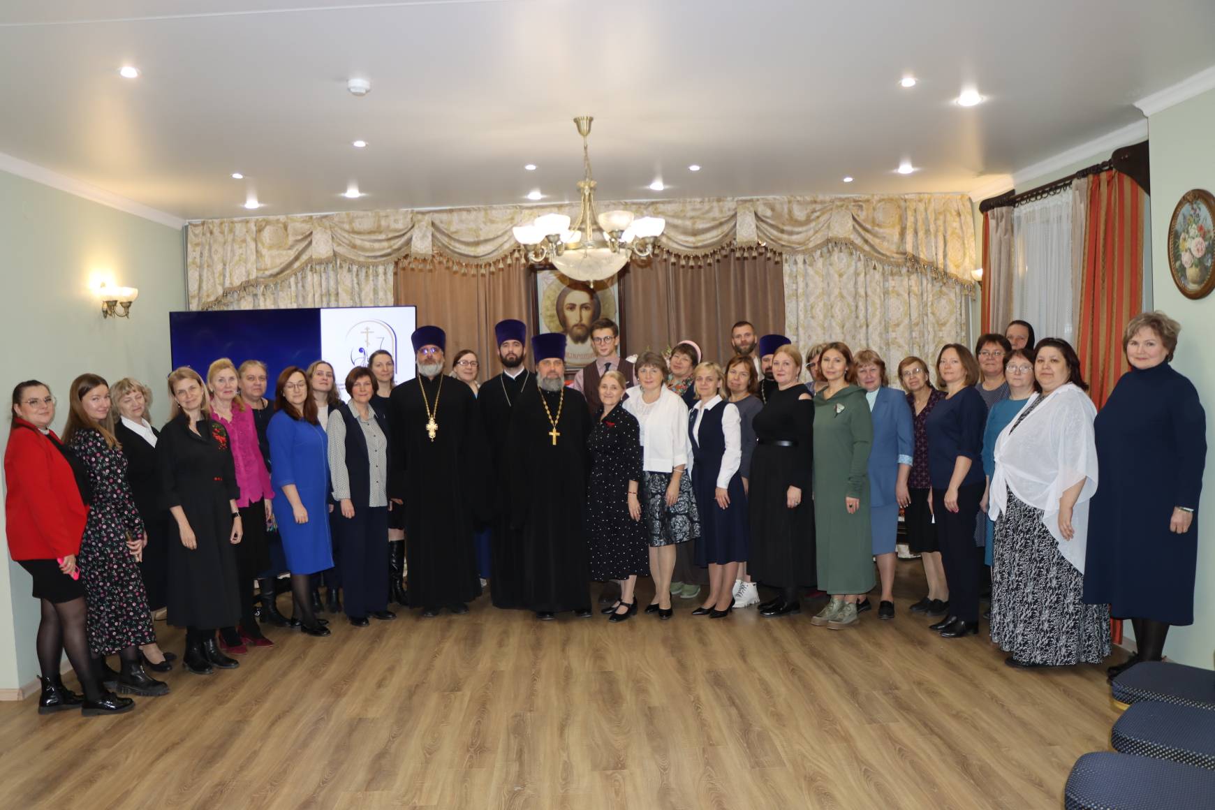 svyashchennosluzhiteli-permskoj-eparkhii-pozdravili-pedagogov-prepodayushchikh-osnovy-pravoslavnoj-kultury-v-shkolakh-goroda-permi