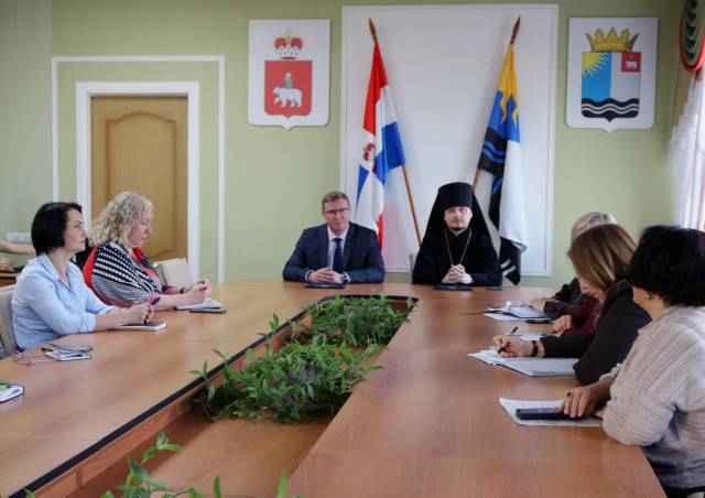 soglashenie-o-sotrudnichestve-mezhdu-chernushinskim-go-i-blagochiniem-khramov-chernushinskogo-tserkovnogo-okruga